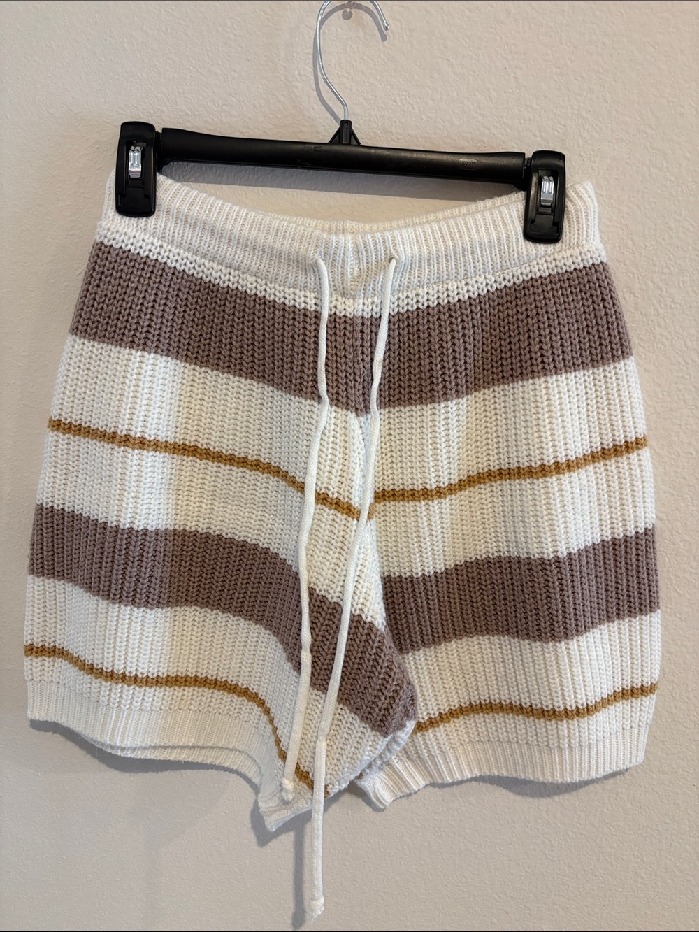 Knit striped shorts